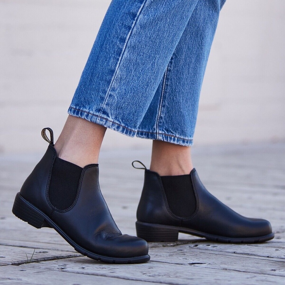 Blundstone Navy Suede Ankle Boots